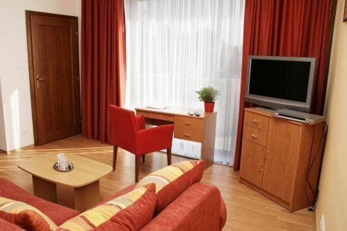 Hotel Maxim Свети-Юр Экстерьер фото